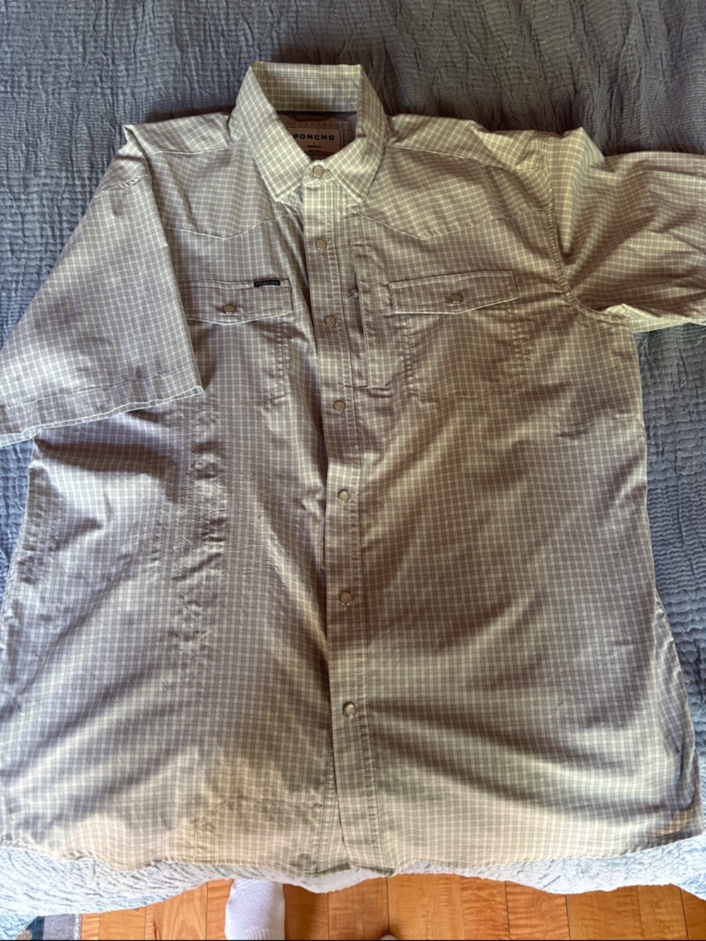 Light Grey Check Short-Sleeve Button-Up Shirt